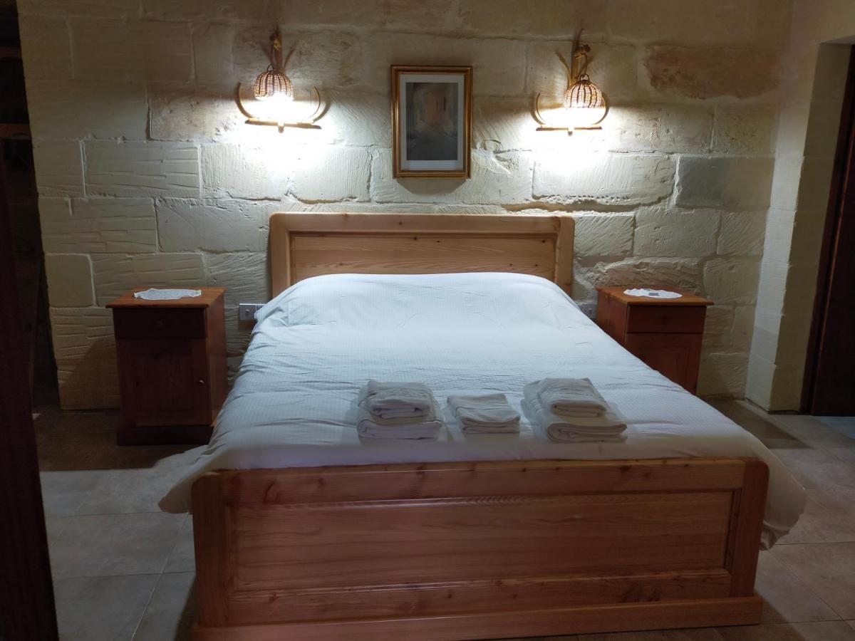 Gozo Rustic With Stunning Views And Swimming Pool سانّات