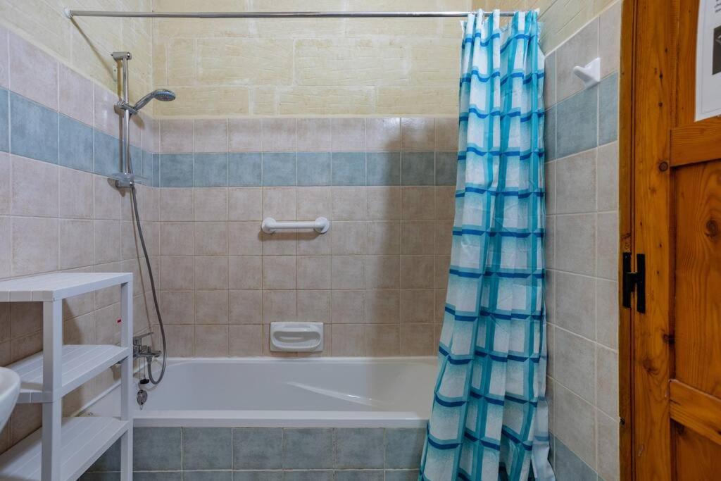 بيت للعطل Gozo Rustic With Stunning Views And Swimming Pool
