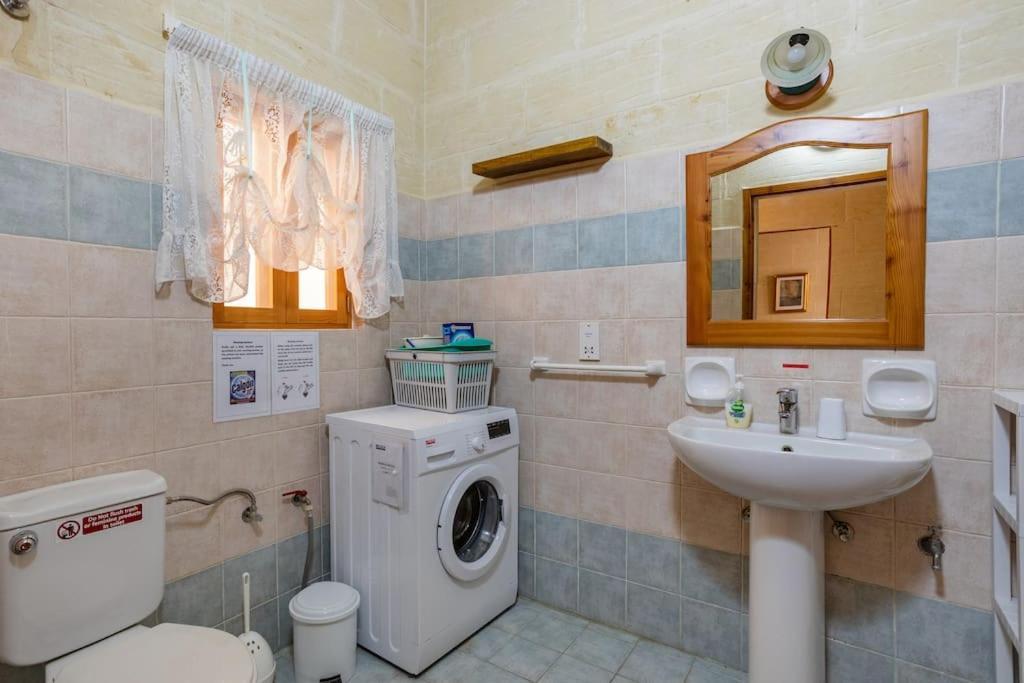 بيت للعطل Gozo Rustic With Stunning Views And Swimming Pool
