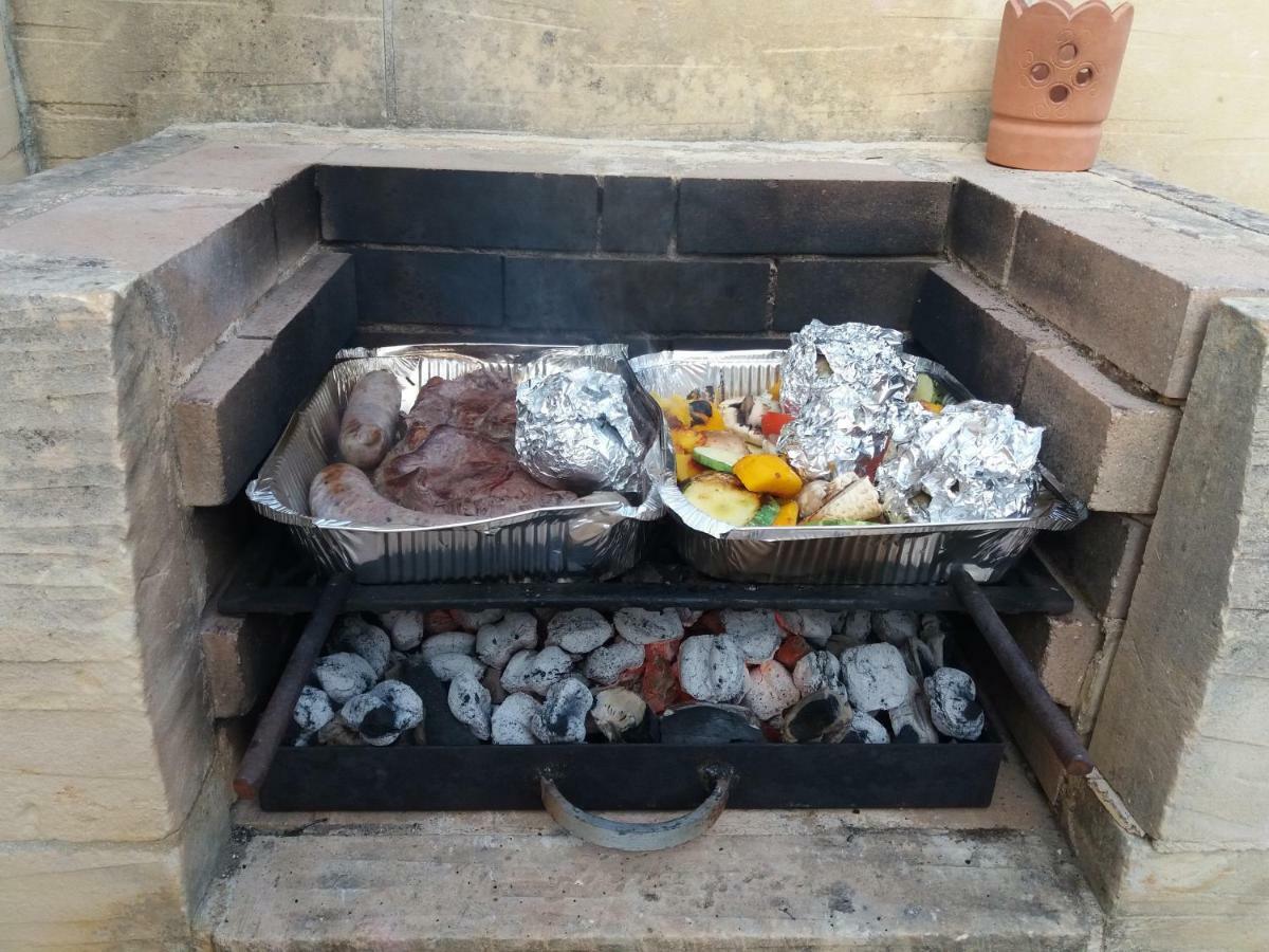 Gozo Rustic With Stunning Views And Swimming Pool سانّات