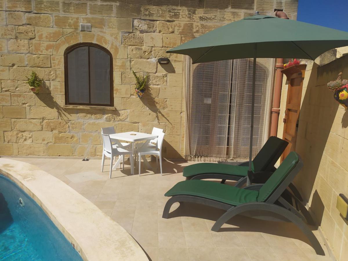 Дом отдыха Gozo Rustic With Stunning Views And Swimming Pool Саннат